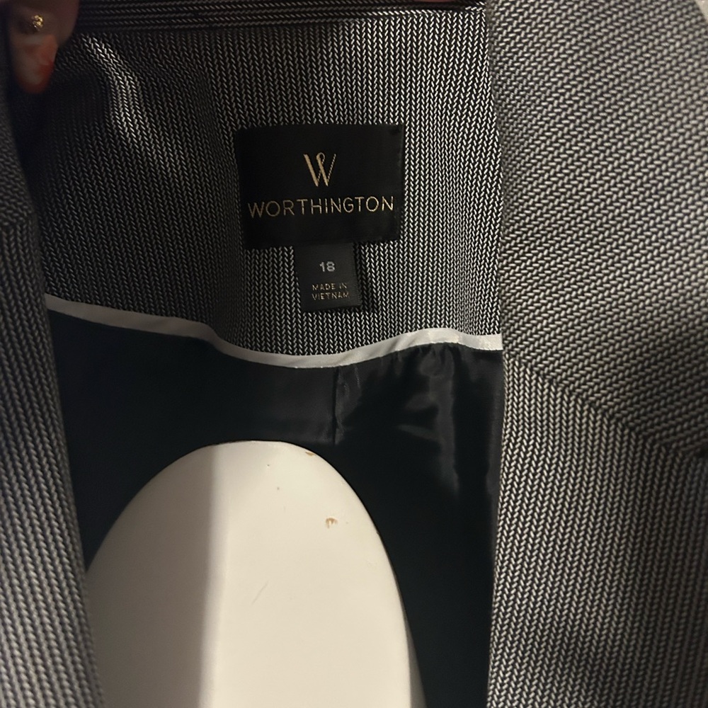Women’s Worthington Grey and Black Blazer - Picture 7 of 8